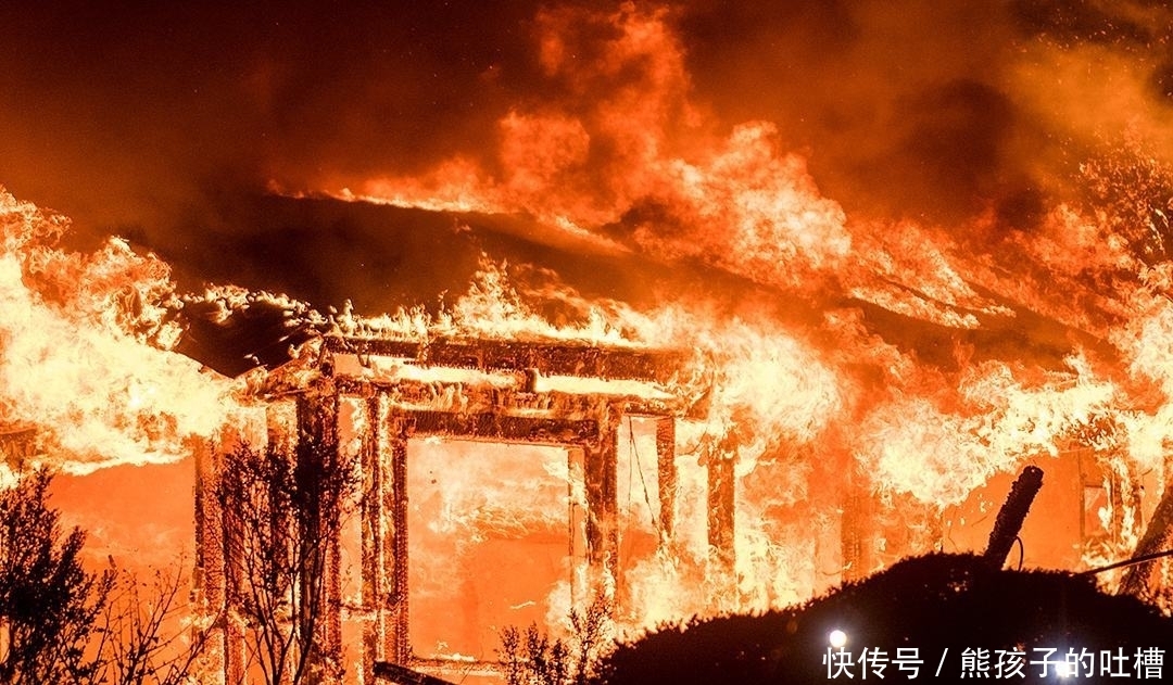 哈尔滨市平房区消防救援大队广泛开展“推门入户”消防宣传活动